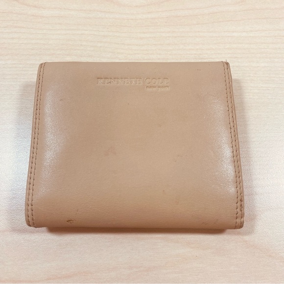 Kenneth Cole Beige Leather Wallet - Picture 1 of 8